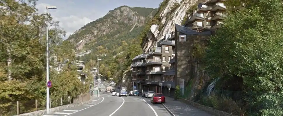 Locale commerciale in affitto a D'Engolasters