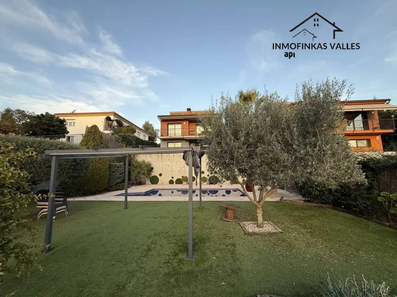 Vista exterior de Casa o xalet en venda en Caldes de Montbui amb Aire condicionat, Calefacció i Jardí privat