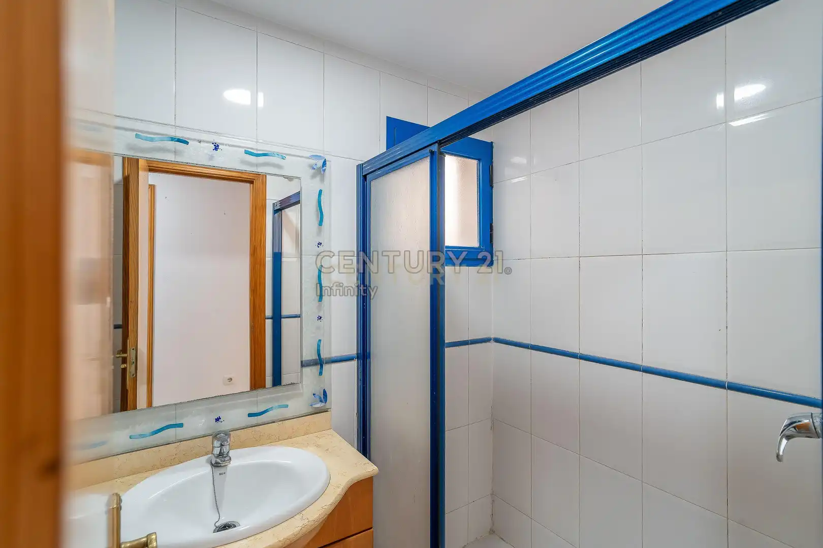 Baño de Apartamento en venta en Estepona con Jardín privado, Horno y Piscina comunitaria