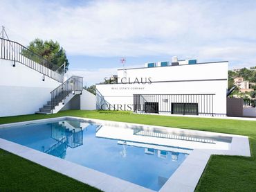 Casa con piscina en venta en Santa Maria de Montserrat