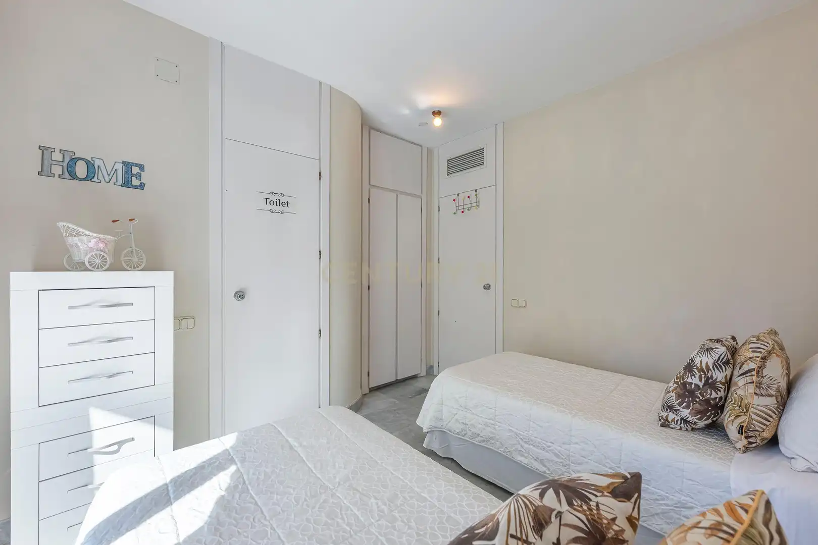 Habitación de Dúplex en venta en Marbella con Aire acondicionado, Jardín privado y Trastero