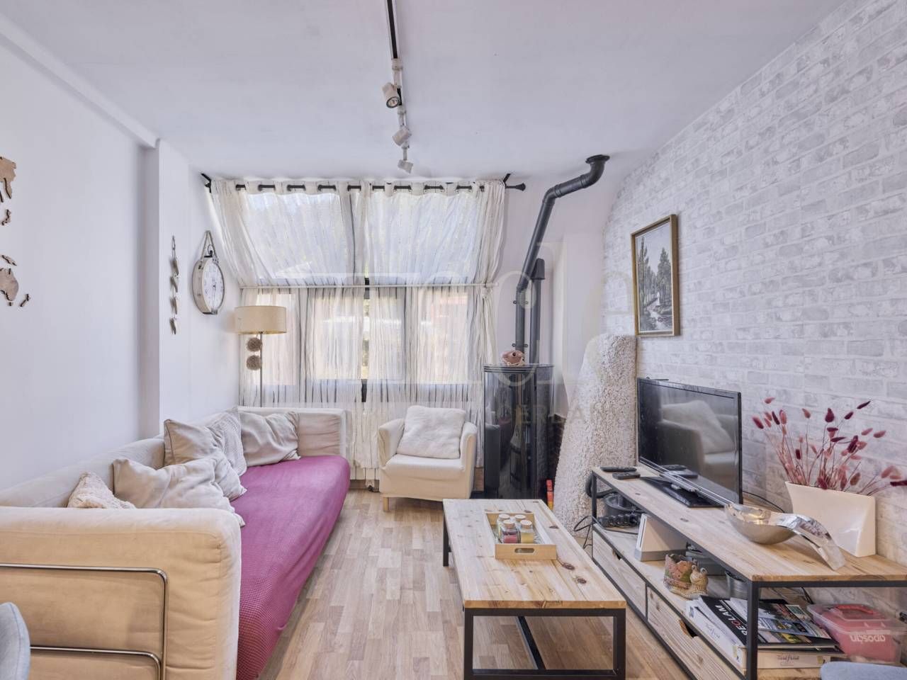 Living room of Duplex for sale in Alp  with Heating, Parquet flooring and Storage room