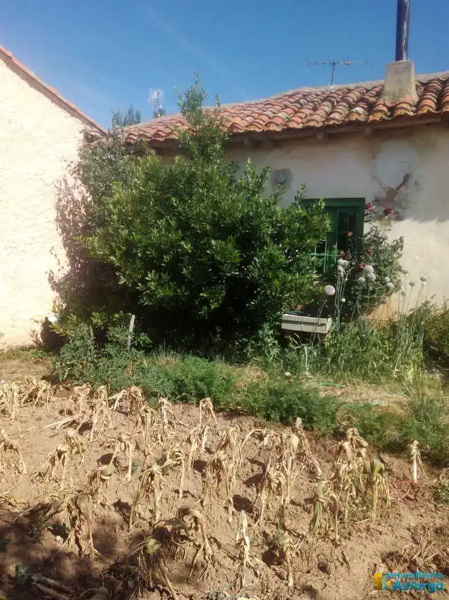 Casa o xalet en venda en Villaobispo de Otero amb Jardí privat