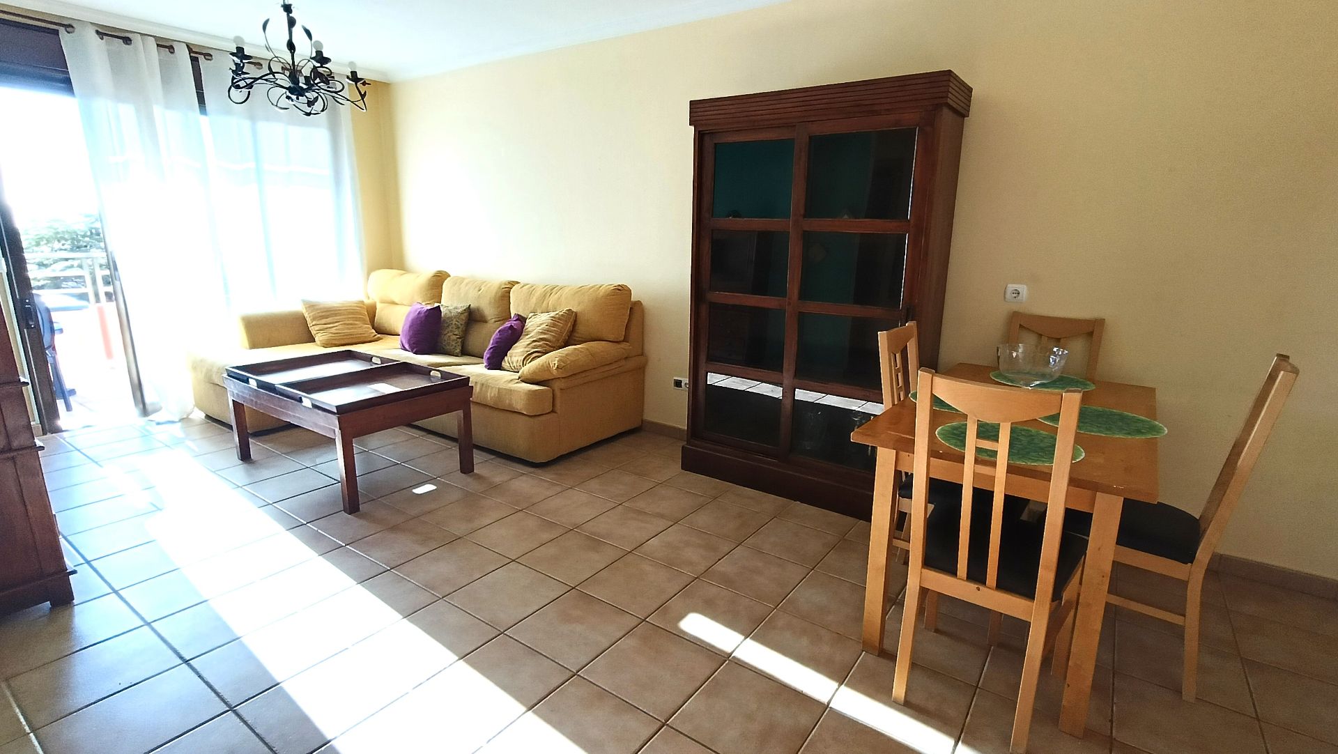 Sala d'estar de Pis de lloguer en Granadilla de Abona amb Piscina, Moblat i Forn