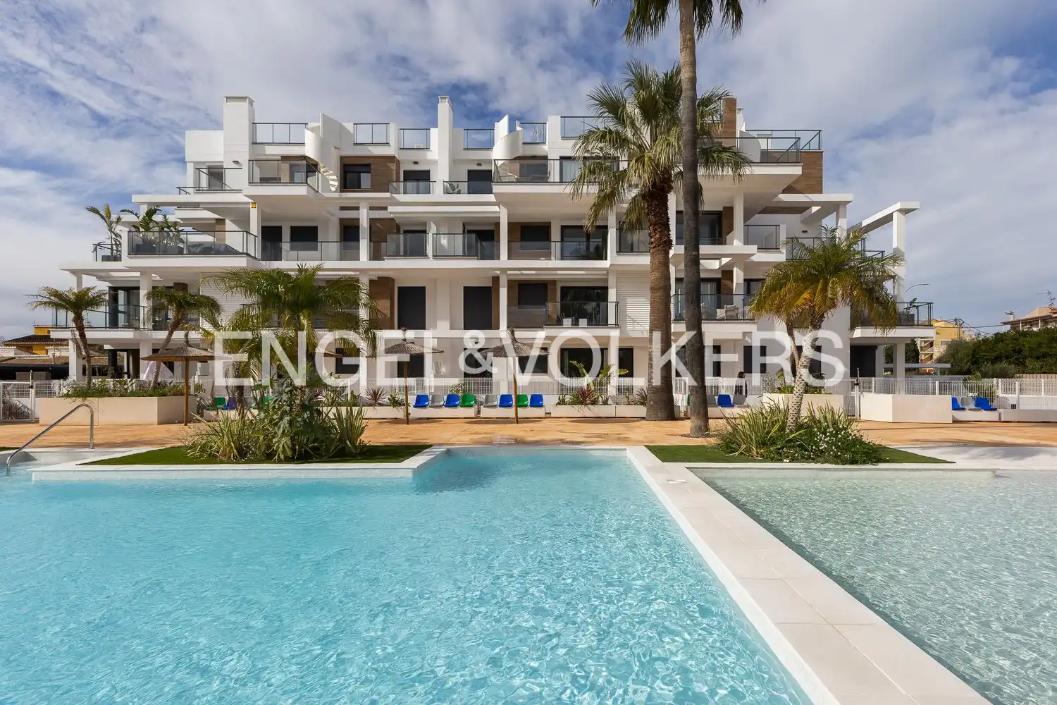 Swimming pool of Attic for sale in Dénia  with Air Conditioner, Heating and Terrace