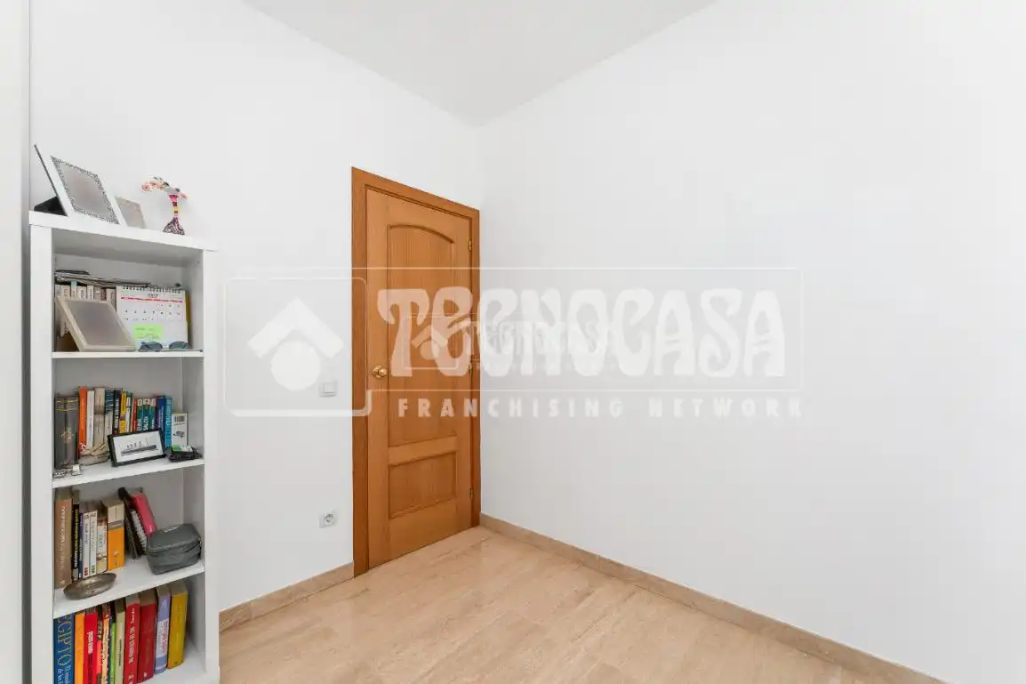 Pis en venda en Cornellà de Llobregat amb Balcó