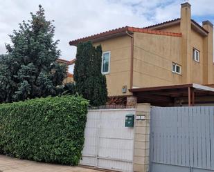 Vista exterior de Casa o xalet en venda en Figueruelas amb Terrassa