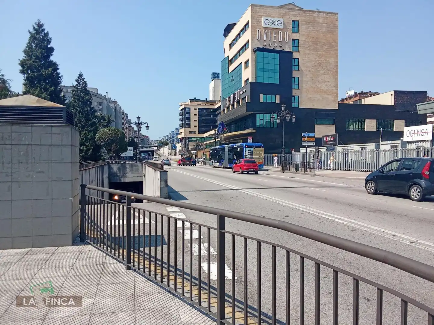 Vista exterior de Garatge en venda en Oviedo 