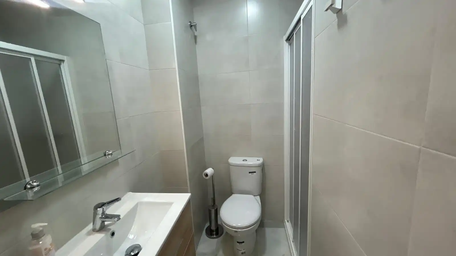 Bany de Pis de lloguer en Sevilla amb Aire condicionat i Balcó