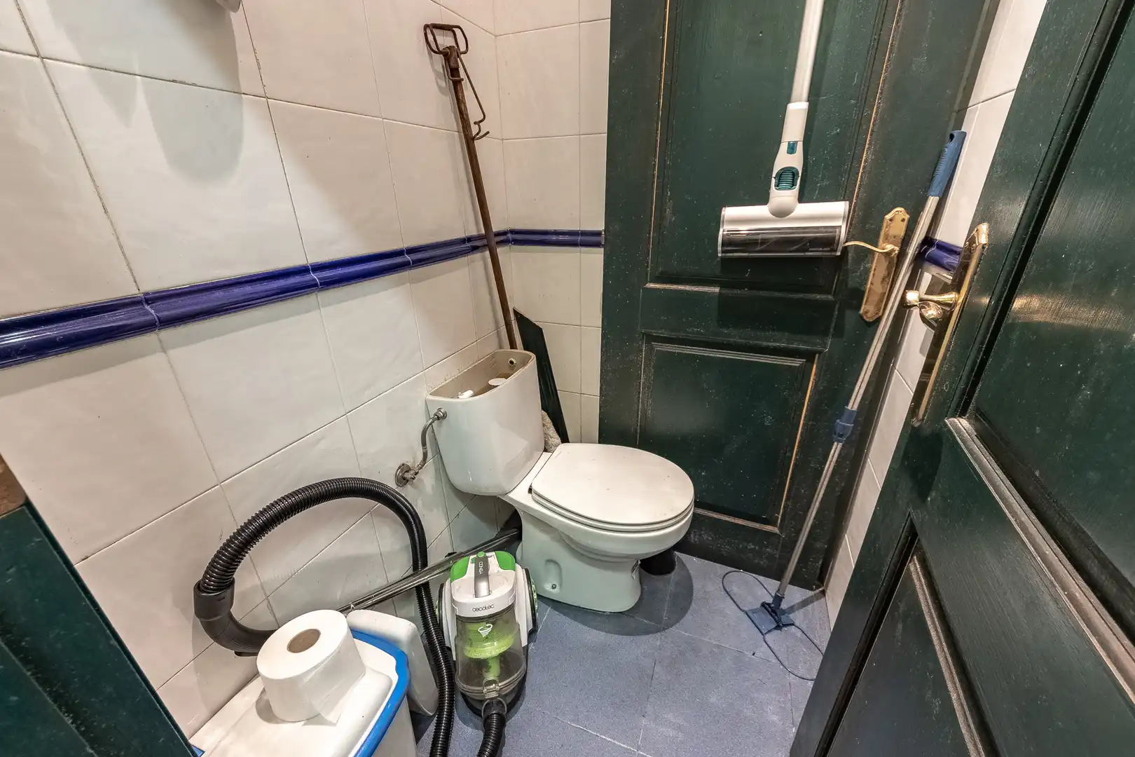 Baño de Local en venta en Bilbao  con Aire acondicionado, Calefacción y Amueblado