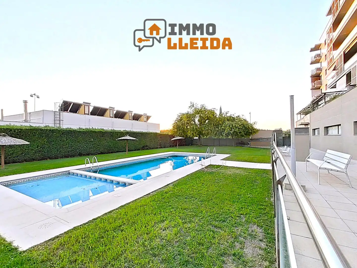 Schwimmbecken von Wohnung zum Verkauf in Lleida mit Klimaanlage, Heizung und Privatgarten