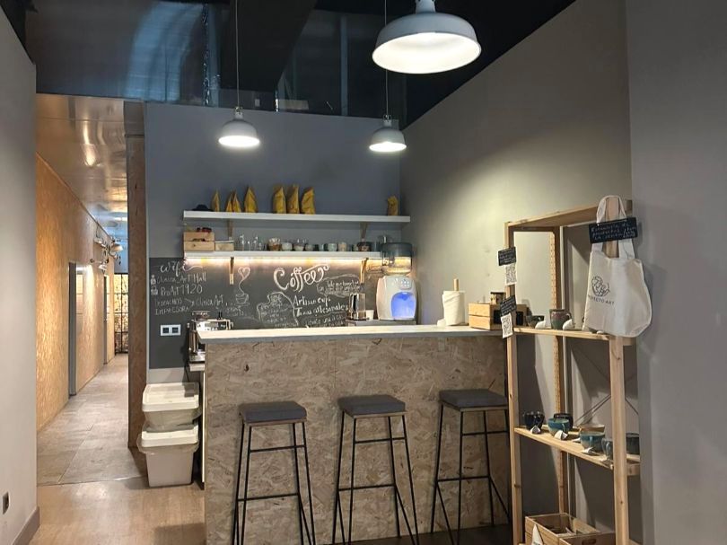 Office to rent in  Barcelona Capital  with Air Conditioner, Heating and Furnished