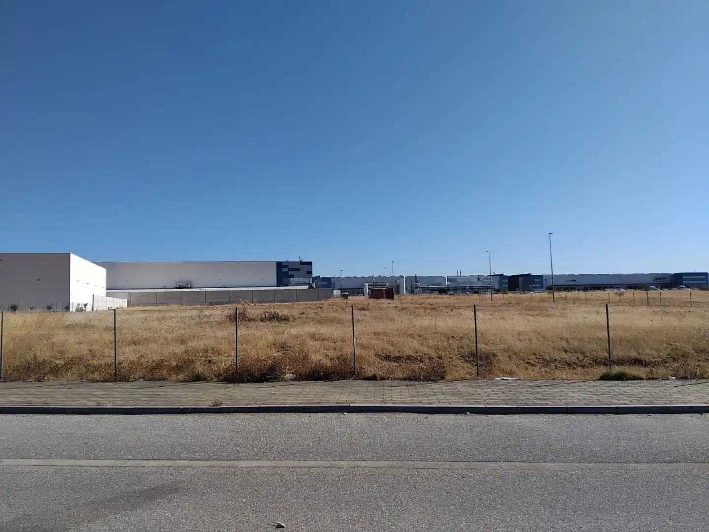 Vista exterior de Terreno industrial en venta en Carmona