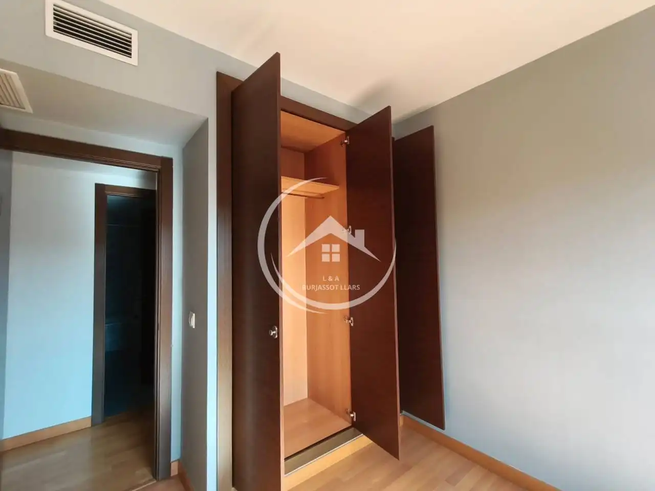Habitación de Piso en venta en Burjassot con Aire acondicionado, Calefacción y Parquet