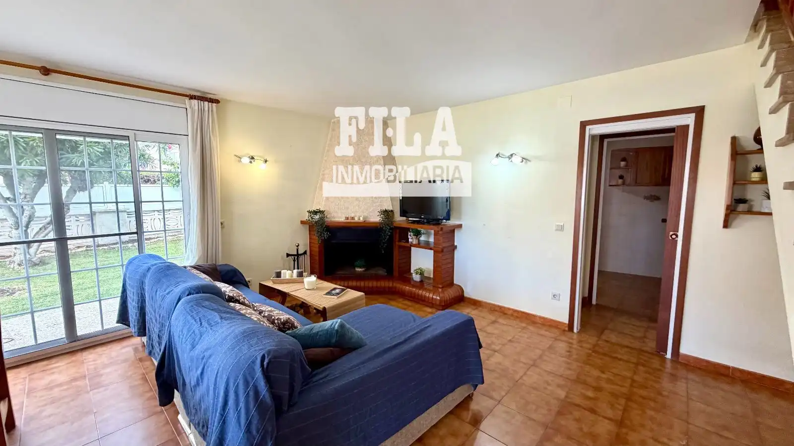 Sala d'estar de Casa o xalet en venda en Cunit amb Aire condicionat, Calefacció i Jardí privat
