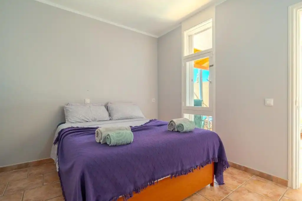 Schlafzimmer von Wohnungen zum Verkauf in Arona mit Privatgarten, Terrasse und Möbliert