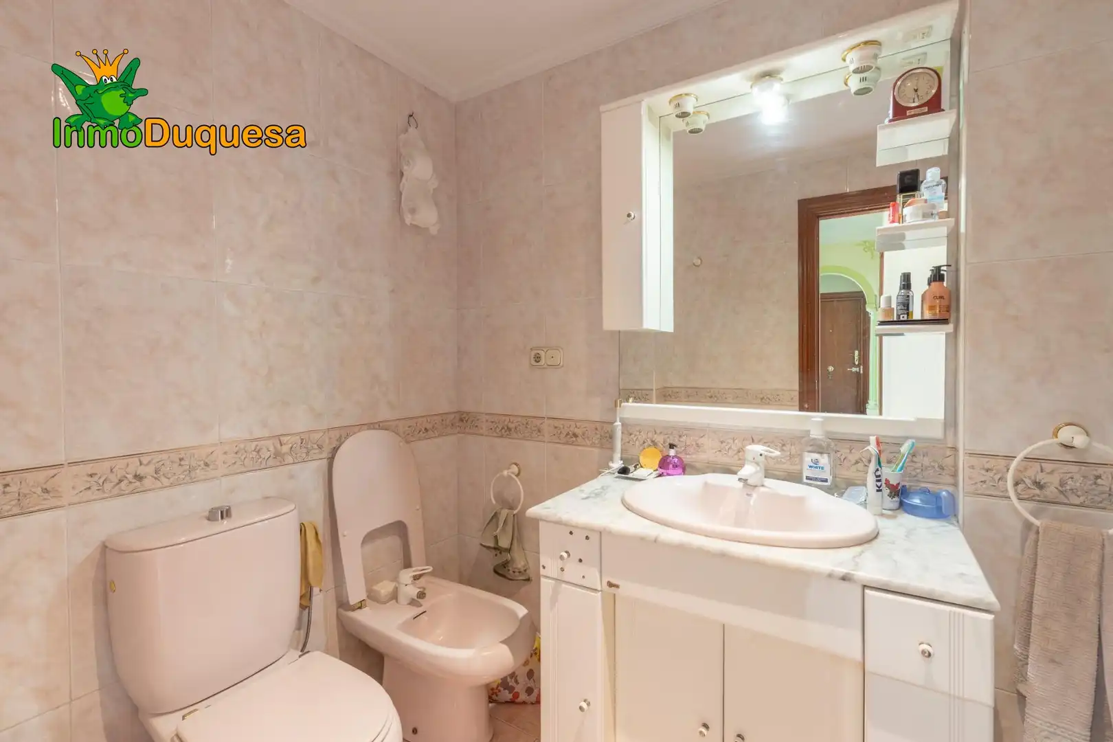 Baño de Piso en venta en Peligros con Aire acondicionado, Terraza y Amueblado