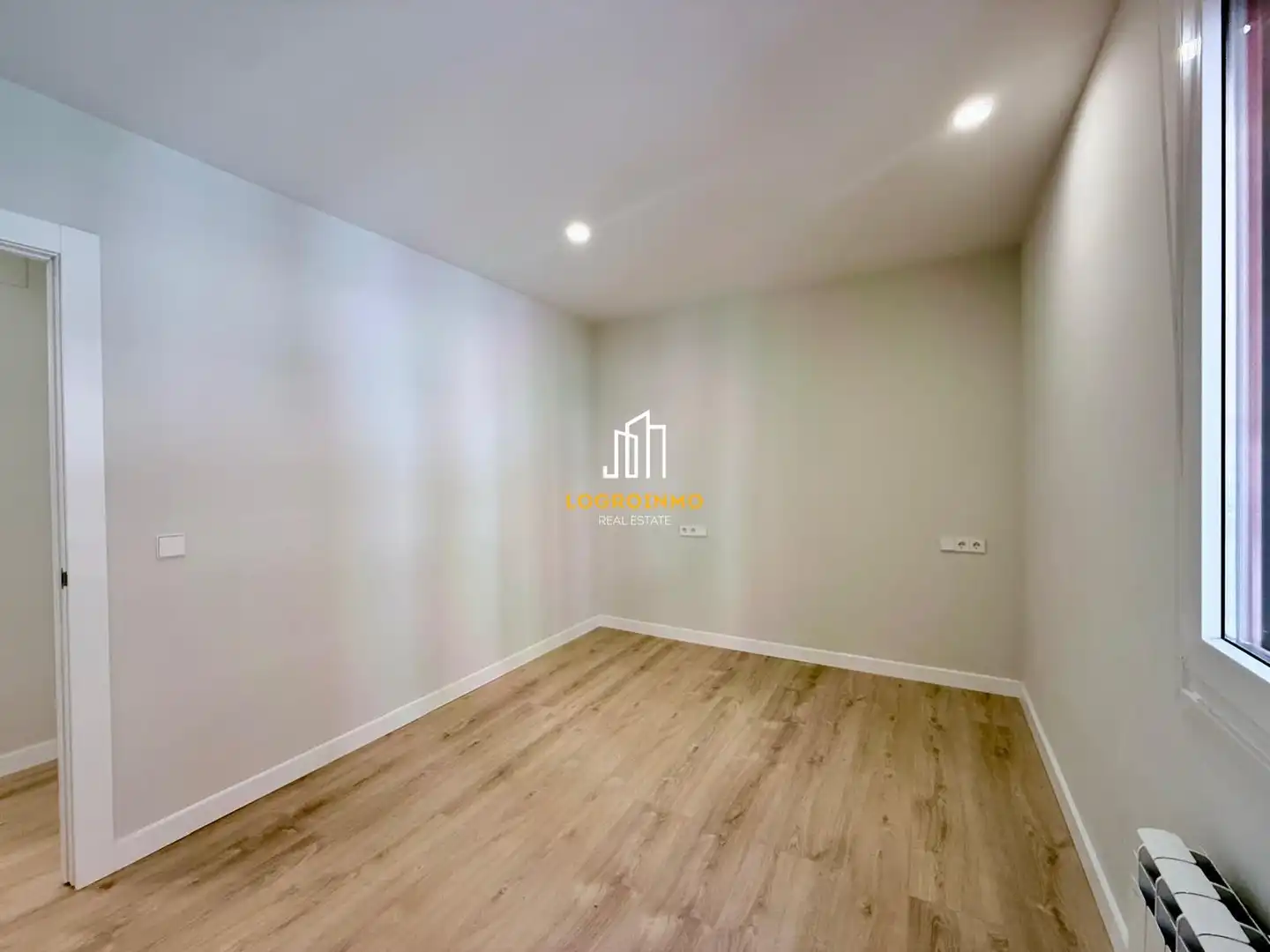 Habitación de Piso en venta en  Logroño con Calefacción, Parquet y Balcón