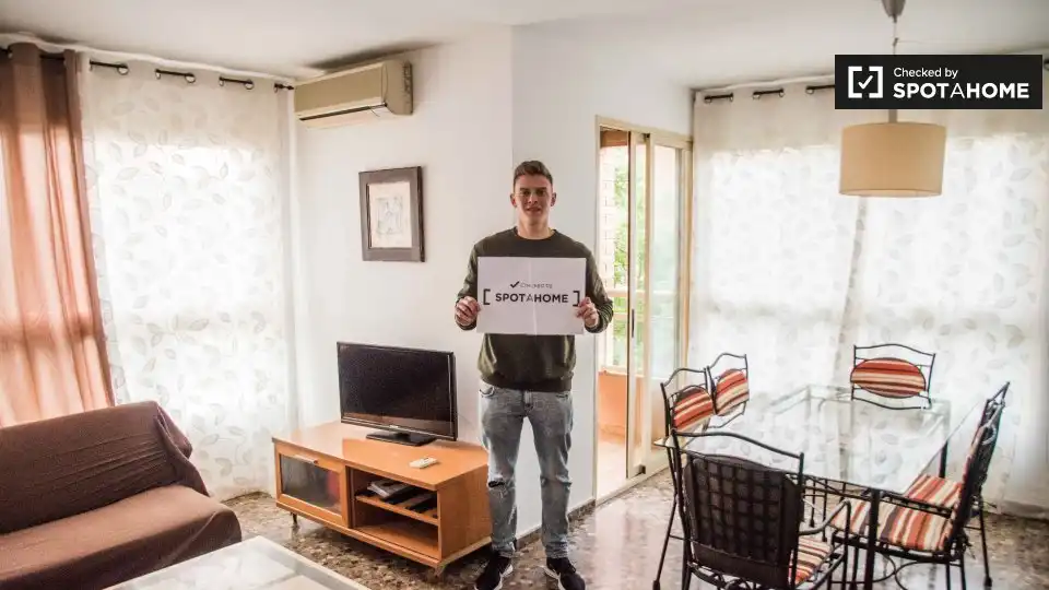 Habitació a Ciutat de les Ciències i de les Arts - Justicia