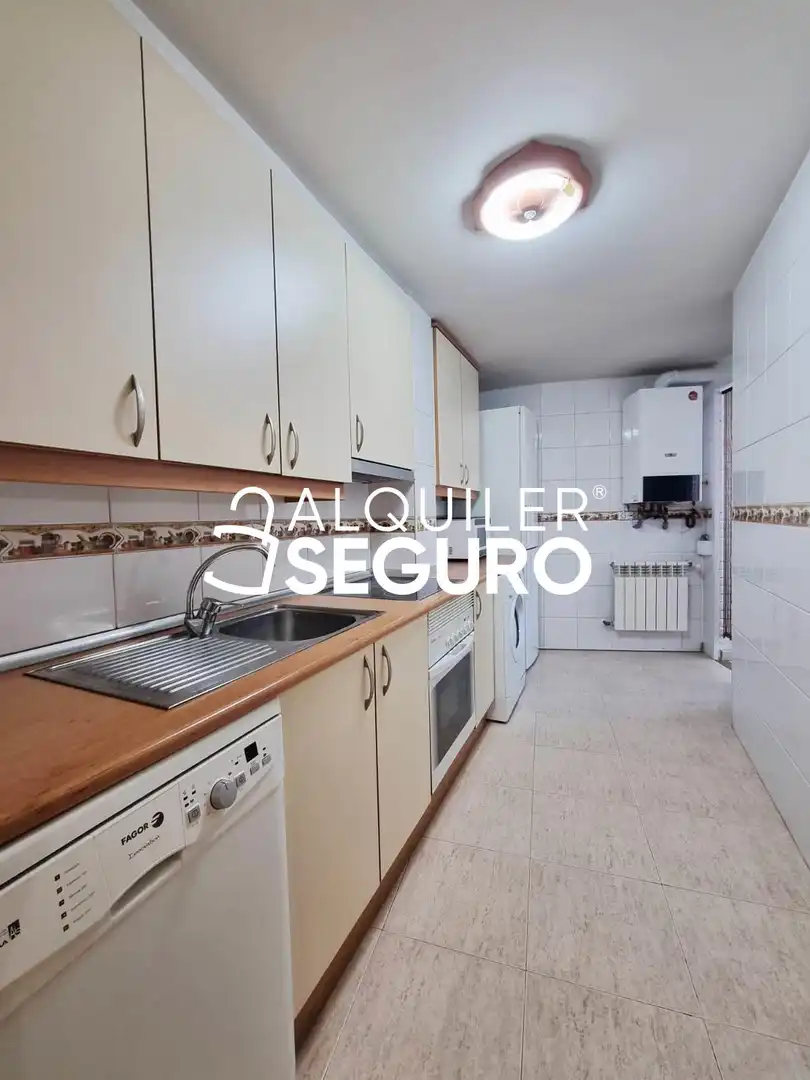 Küche von Wohnung zur Miete in Galapagar mit Klimaanlage, Heizung und Terrasse