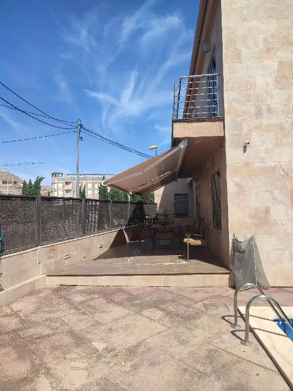 Chalet con piscina en venta en Orihuela ciudad, imagen 2