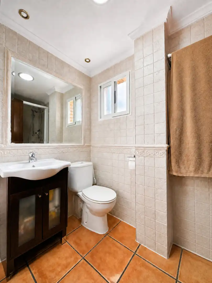 Baño de Casa o chalet en venta en Montserrat con Jardín privado, Terraza y Trastero