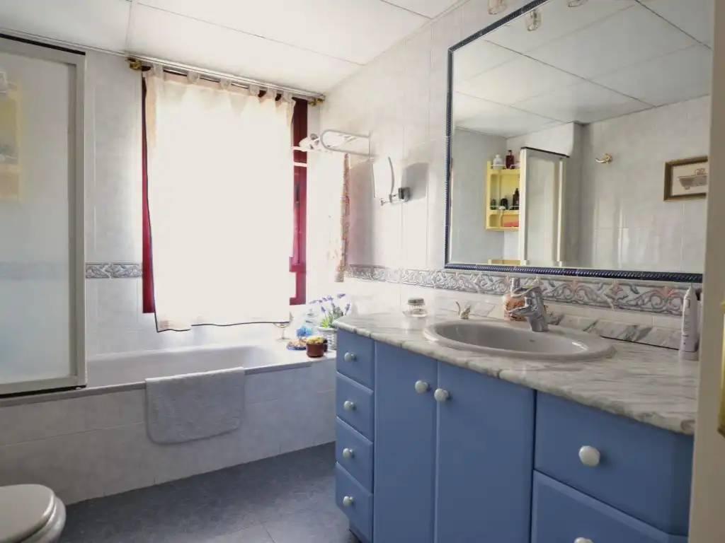 Bathroom of Flat for sale in Córdoba  with Terrace