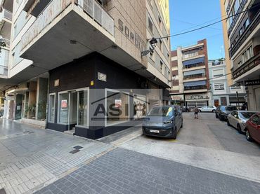 Local comercial en alquiler en Avenida Sants Patrons