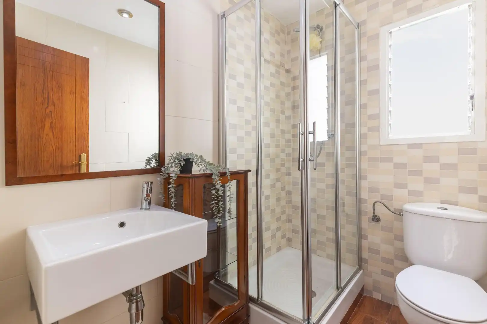 Bathroom of Flat for sale in Valencia  with Air Conditioner