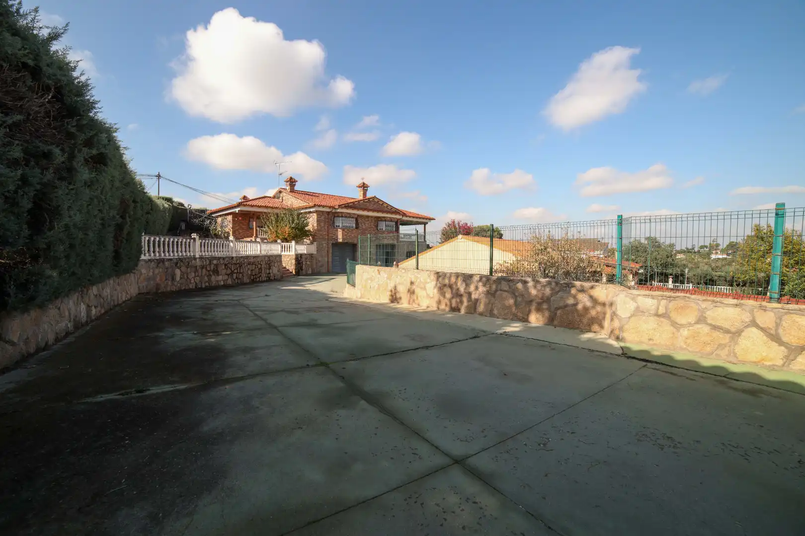 Jardí de Casa o xalet en venda en Arroyomolinos (Madrid) amb Aire condicionat, Calefacció i Jardí privat