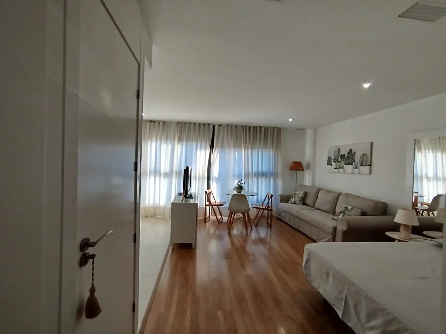 Sala d'estar de Estudi de lloguer en Murcia amb Aire condicionat, Moblat i Forn
