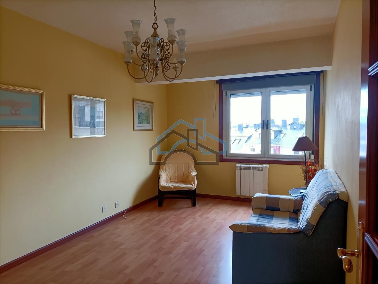 Sala d'estar de Pis de lloguer en Cambre  amb Calefacció