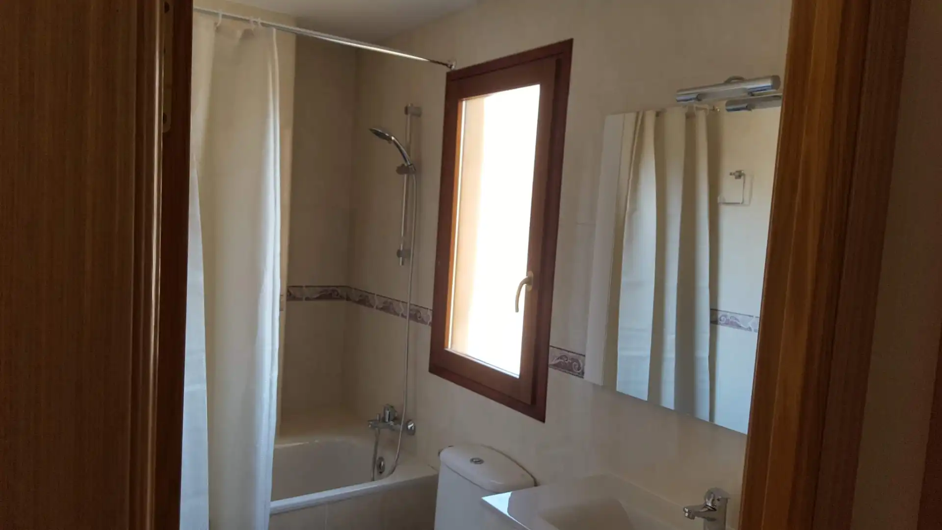 Bany de Apartament de lloguer en Toledo amb Aire condicionat, Calefacció i Parquet