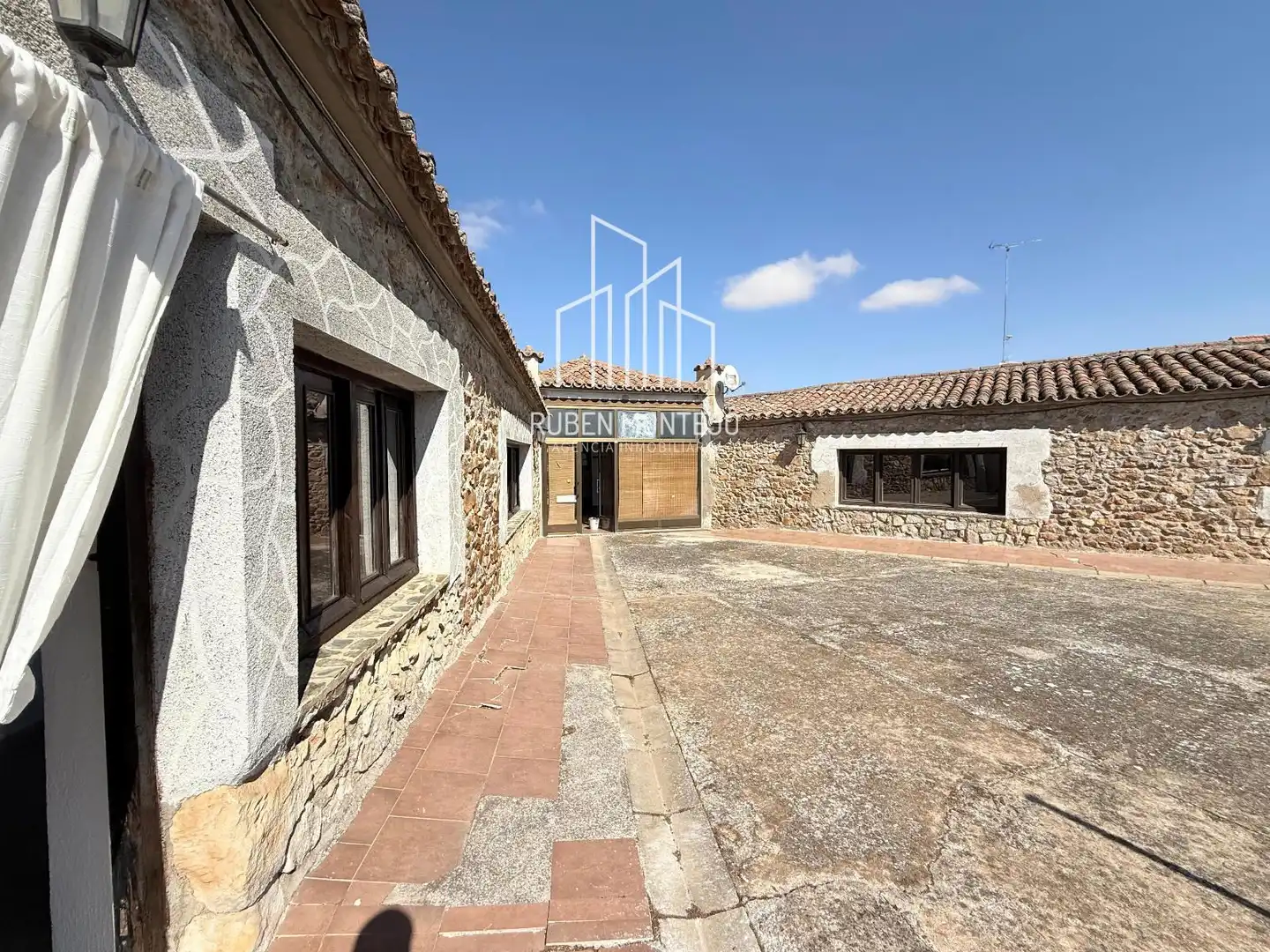 Vista exterior de Local en venta en Robliza de Cojos con Terraza