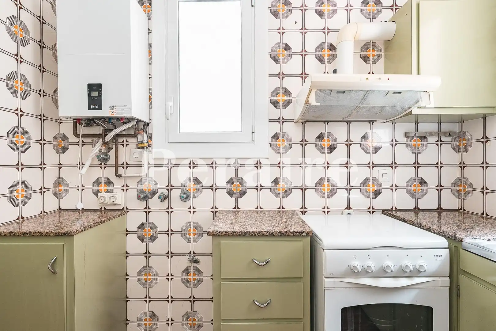 Küche von Wohnung zum Verkauf in Barcelona mit Klimaanlage, Heizung und Parkett