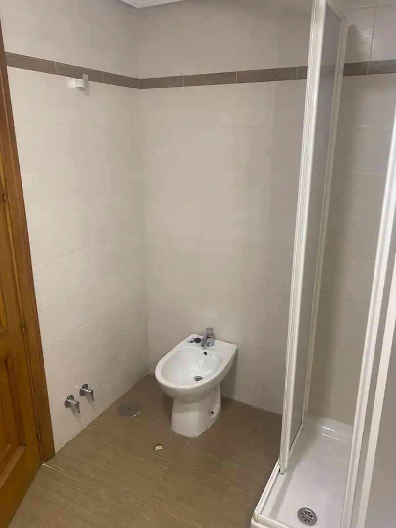 Bathroom of Flat for rent in Getafe  with Air Conditioner, Heating and Terrace