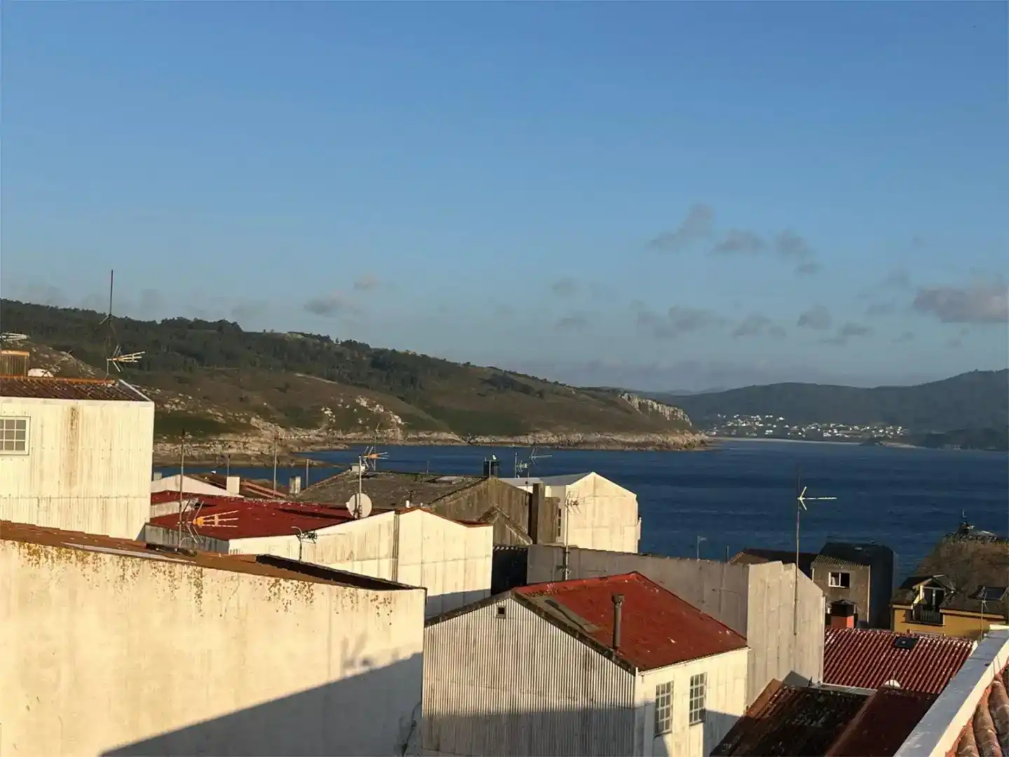 Vista exterior de Piso en venta en Ponteceso con Amueblado y Balcón