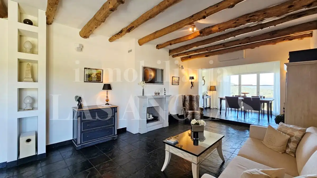 Sala de estar de Finca rústica en venta en Sant Josep de sa Talaia con Aire acondicionado, Calefacción y Terraza