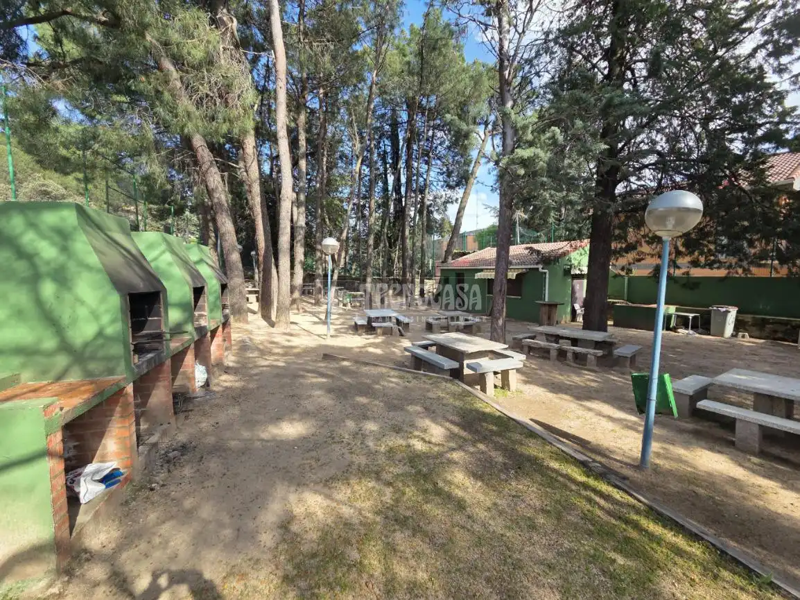 Jardín de Piso en venta en Collado Mediano con Calefacción y Trastero