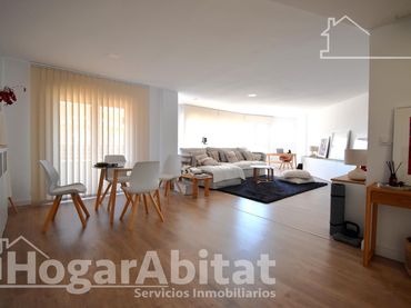 Appartamento con balcone in vendita a Calle Fuentes