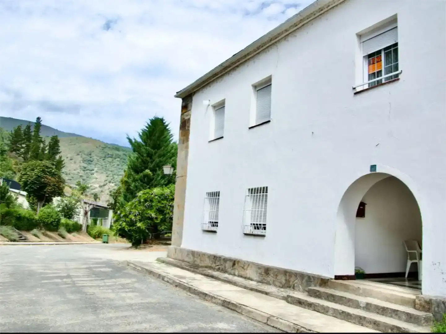 Vista exterior de Pis en venda en Quiroga amb Jardí privat, Parquet i Piscina