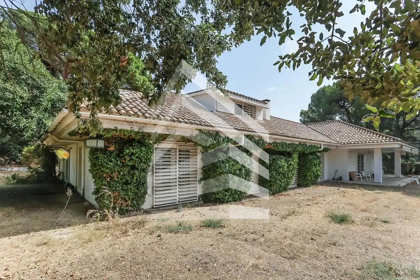 Casa amb terrassa en venda a Avinguda Rocaferrera