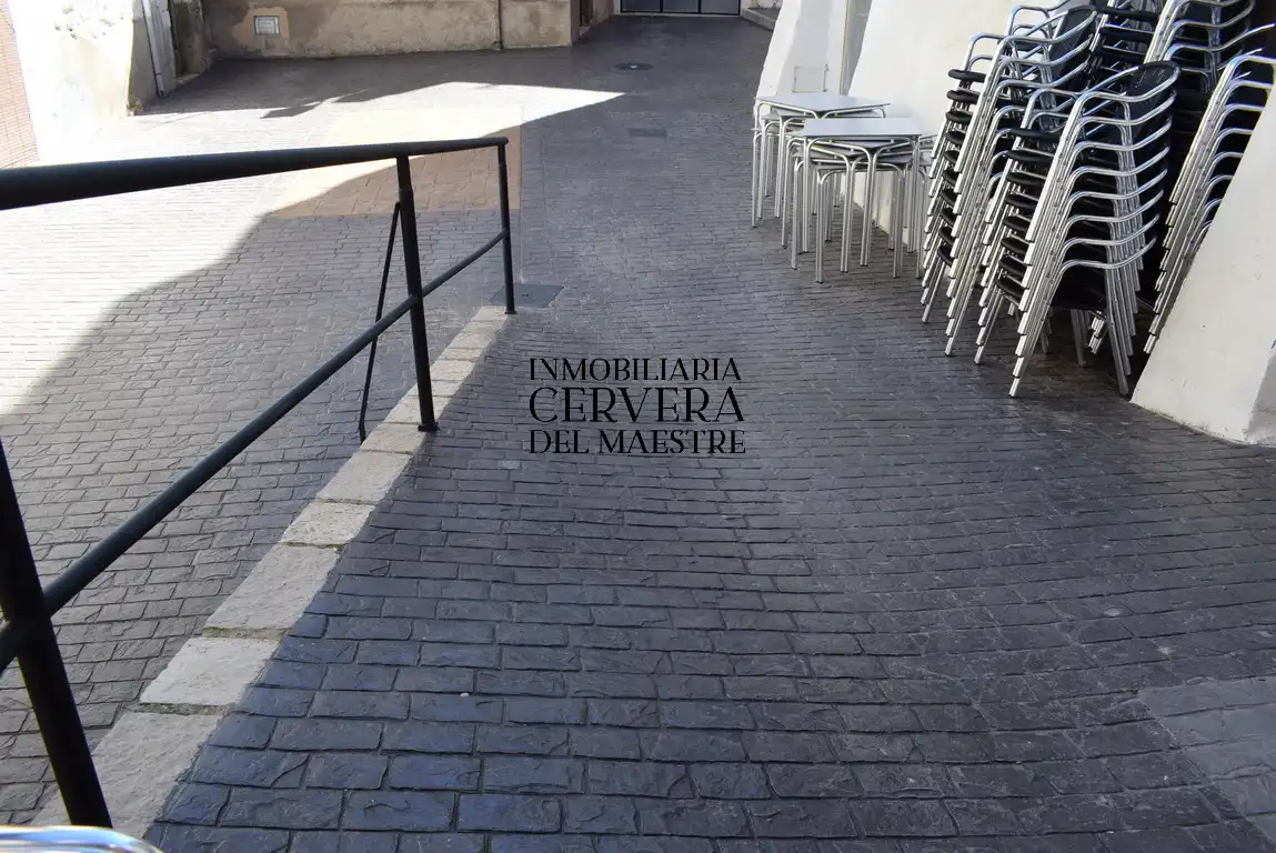 Vista exterior de Local en venta en Cervera del Maestre