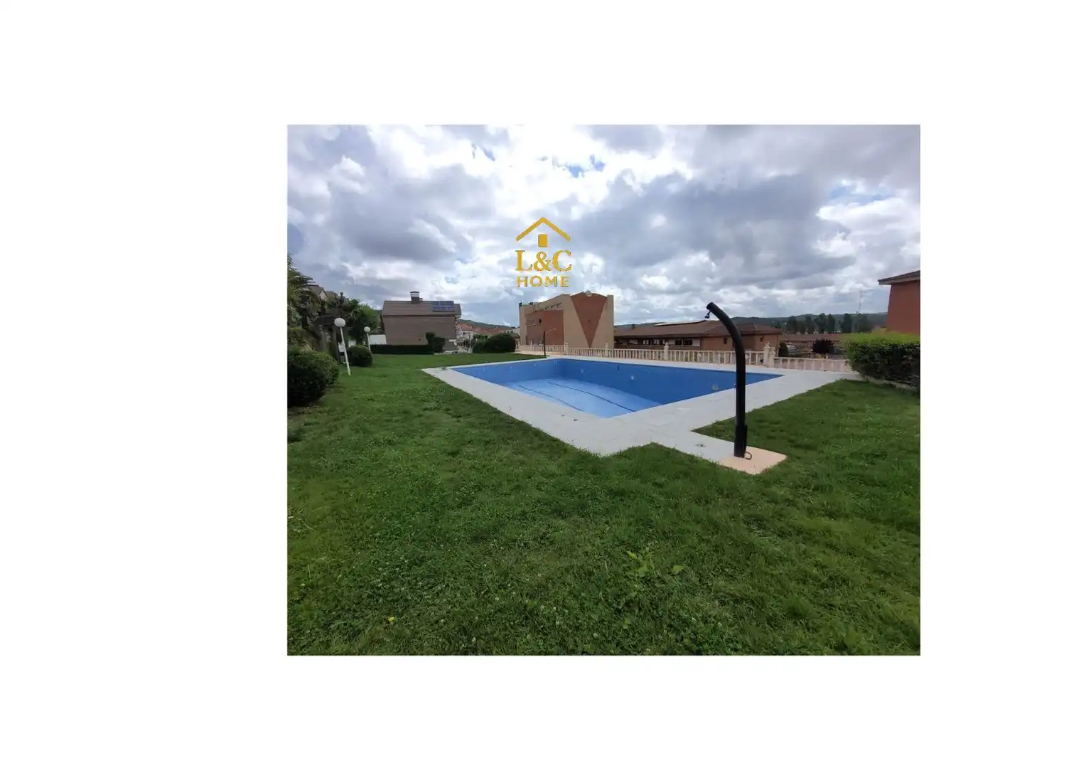 Piscina de Casa adosada en venda en Morata de Tajuña amb Aire condicionat, Calefacció i Jardí privat
