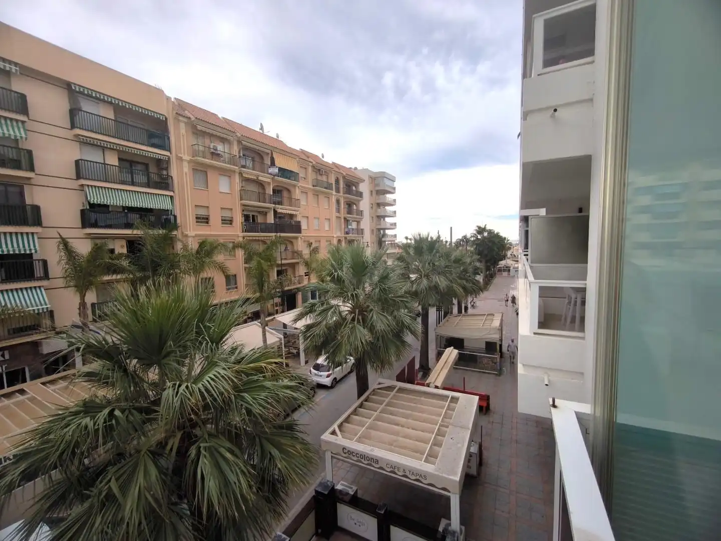 Außenansicht von Wohnung zum Verkauf in Fuengirola mit Klimaanlage, Heizung und Terrasse