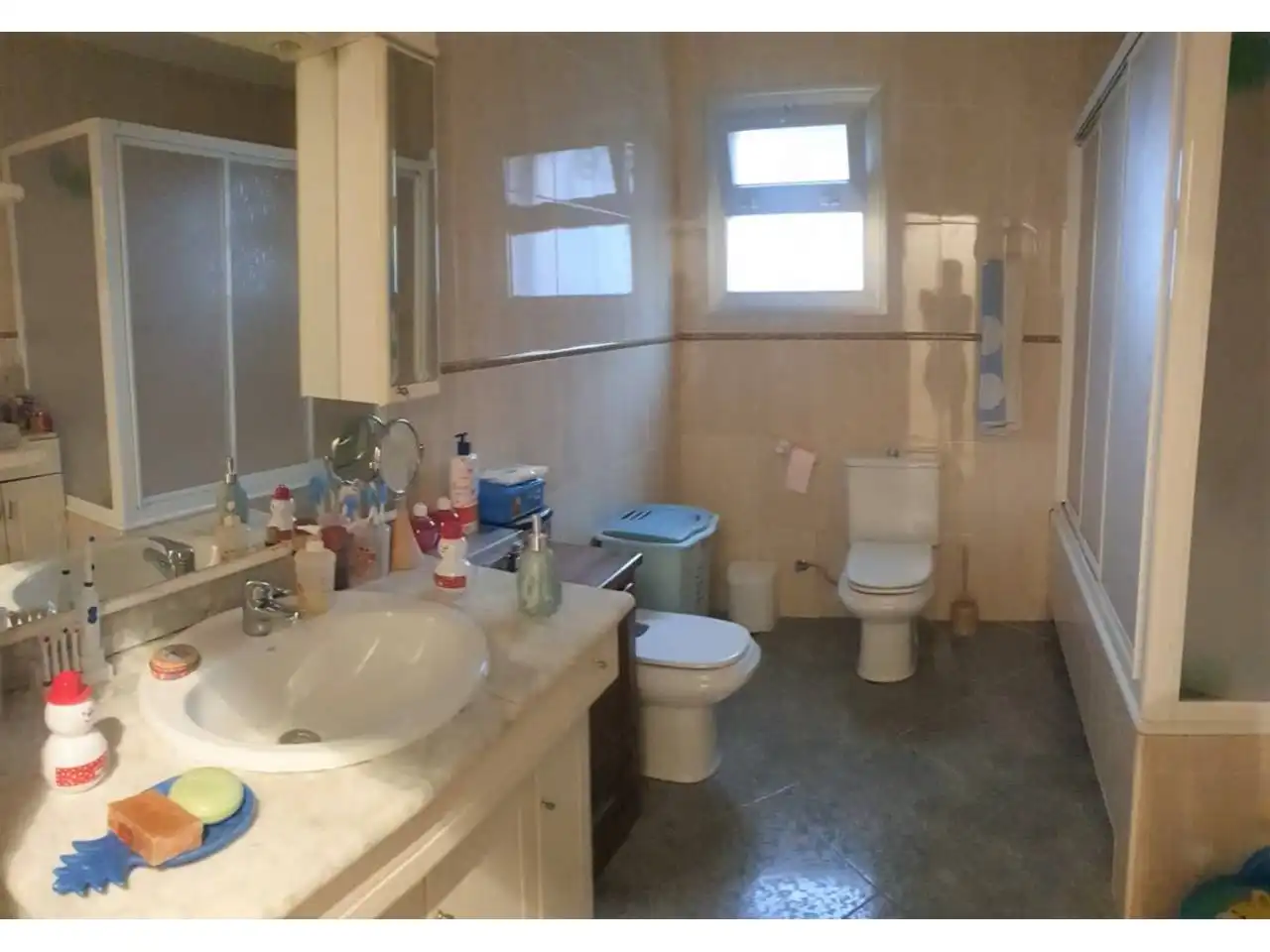 Baño de Casa o chalet en venta en Rubí con Jardín privado, Terraza y Piscina