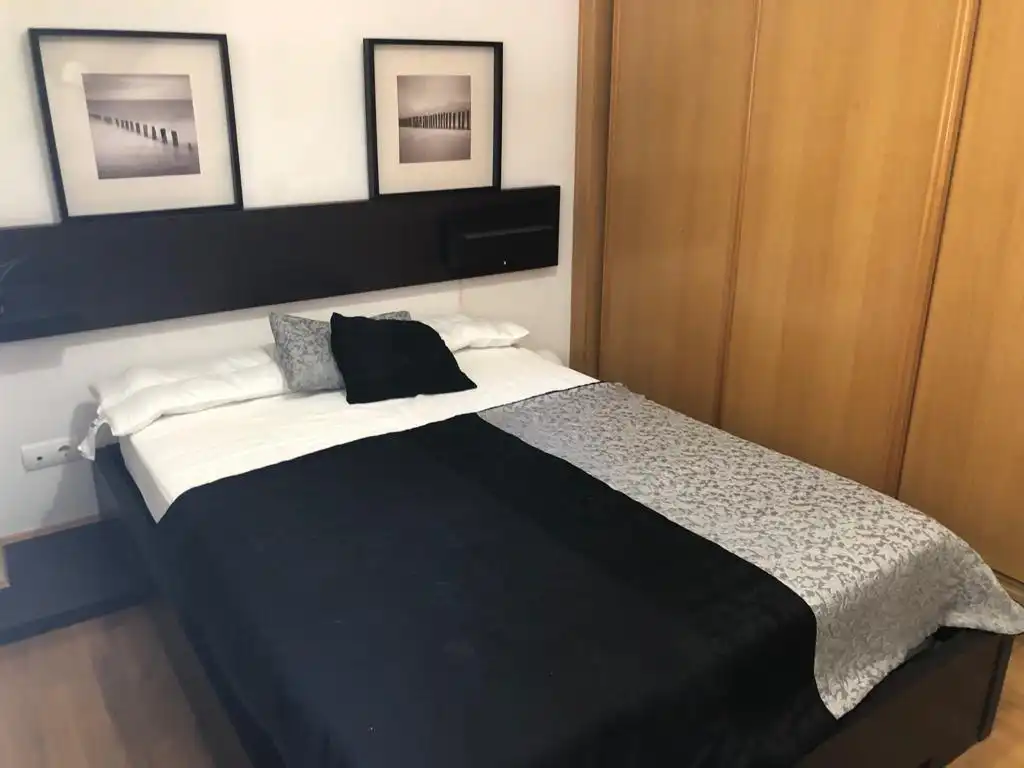 Habitación de Piso de alquiler en Zaragoza con Calefacción, Amueblado y Horno