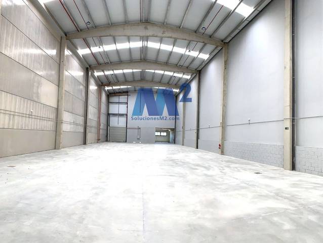 Nave industrial en Alquiler en Base Aérea