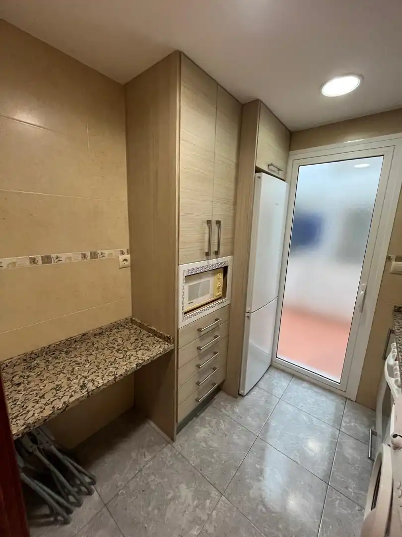 Kitchen of Flat for rent in Zaragoza  with Heating, Furnished and Oven