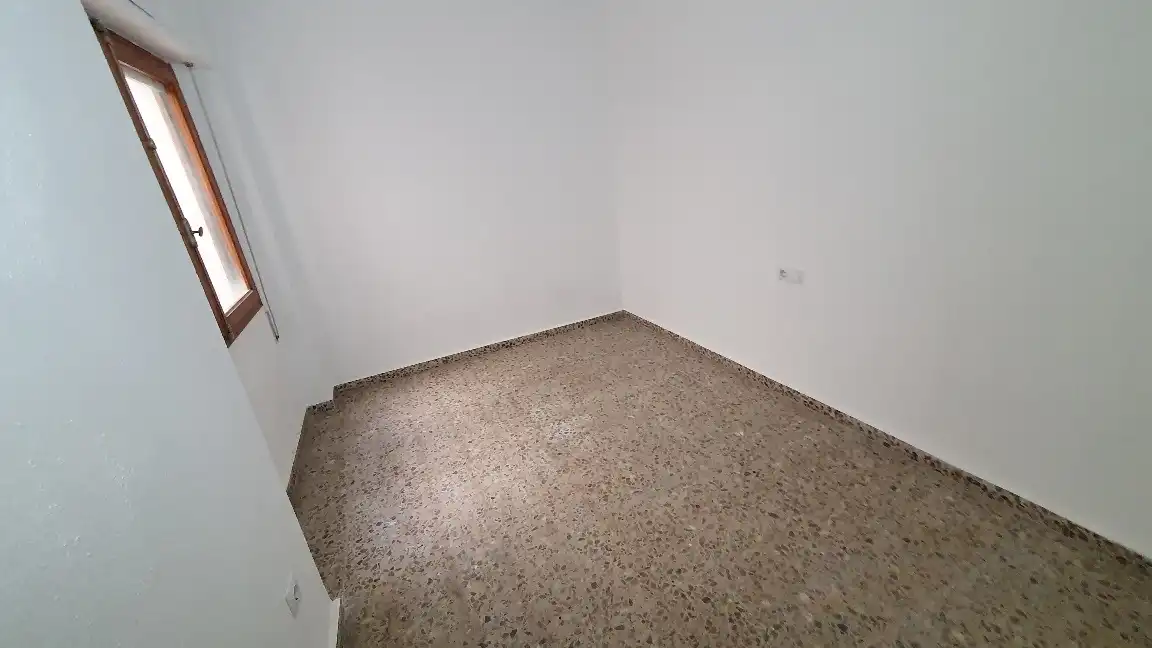 Piso en venta en Villena con Balcón